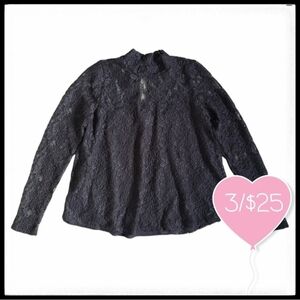 ⭐️3/$25⭐️ Abercrombie & Fitch Floral Lace Top